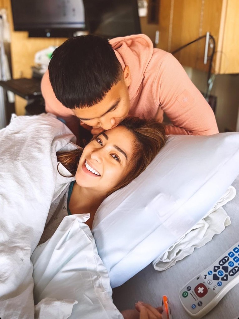 Nikita Willy Momen Nikita Willy melahirkan.