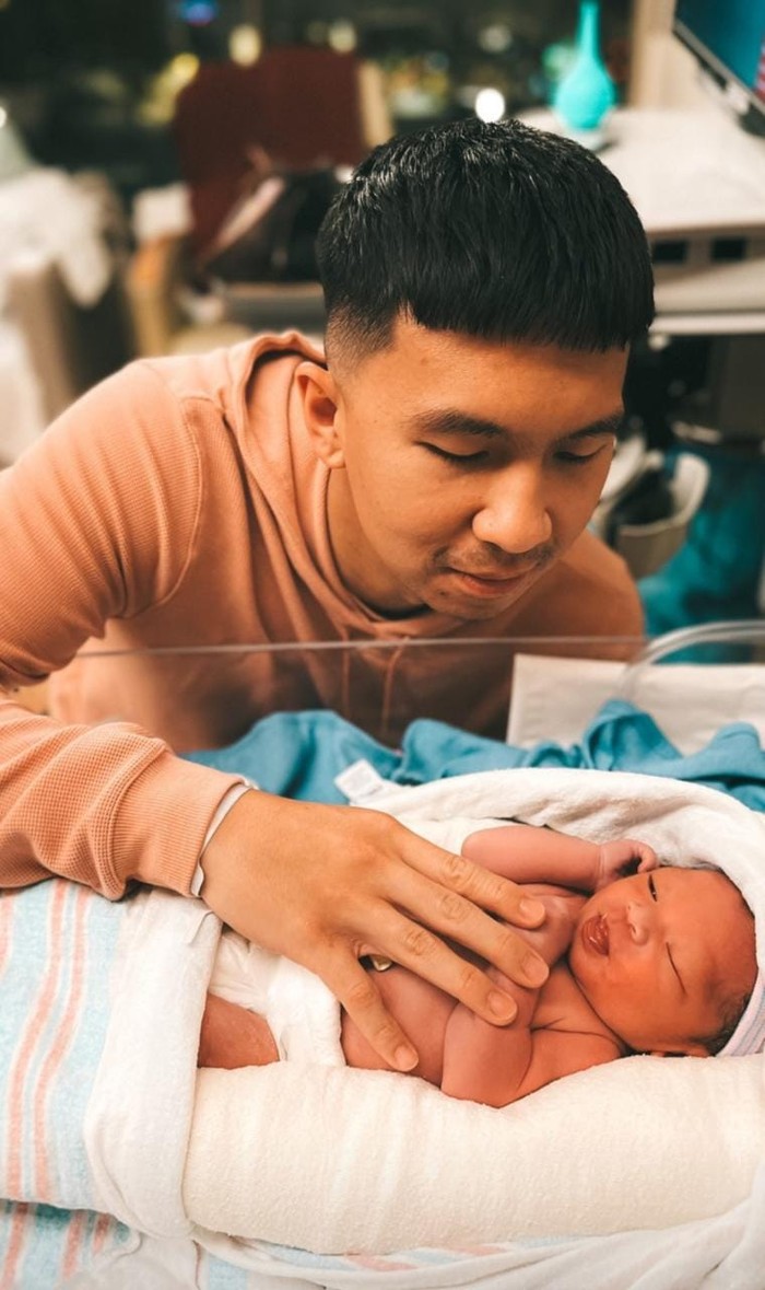 Terakhir, selamat untuk Nikita Willy dan Indra Priawan atas kelahiran anak pertamanya. Semoga bahagia dan sehat selalu! (Foto: Instagram.com/indpriw)