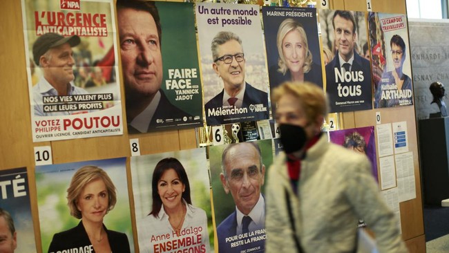 Pemilu kali ini lagi-lagi didominasi persaingan ketat petahana Presiden Emmanuel Macron dan politikus sayap kanan Marine Le Pen.