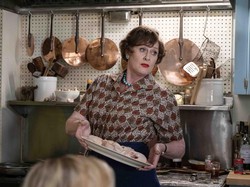 Tantangan Terbesar Sarah Lancashire Perankan Julia Child Jadi Koki TV