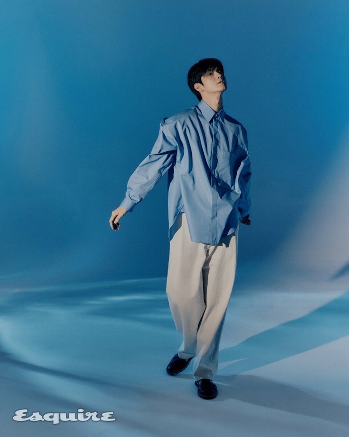 Seperti baru-baru ini, Ong Seong Wu kembali menyapa penggemar dengan menghiasi majalah Esquire Korea edisi April, di mana dalam majalah ini ia melakukan pemotretan dan juga interview./ Foto: esquirekorea.co.kr