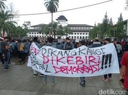 Melihat Lagi Tuntutan Mahasiswa Saat Demo 11 April di Jabar