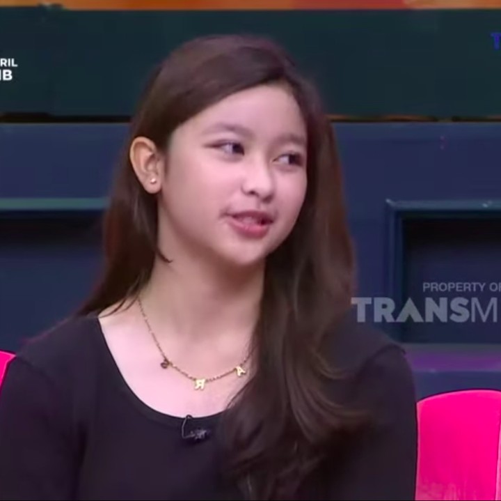 <p>Tak sendirian, Aquene turut berakting bersama sang Bunda. Ia juga beradu akting dengan mantan suami sang ibunda, Adjie Pangestu. (Foto: YouTube TRANS TV Official)</p>