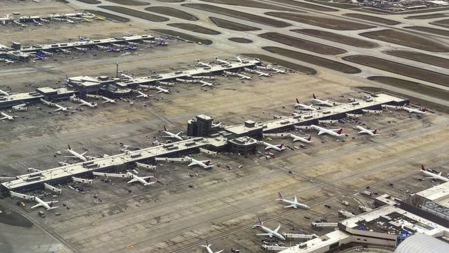 Airports Council International (ACI) baru-baru ini merilis daftar bandara paling sibuk di dunia sepanjang 2022, tersibuk ada di Atlanta (AS).