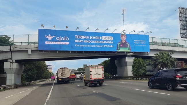 Ajaib mencatat rekor tertinggi di sejarah pasar modal Indonesia ketika investor ritel Ajaib memborong saham PT GoTo Gojek Tokopedia Tbk (GoTo).