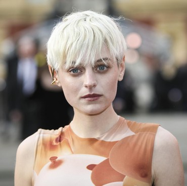 Aktris 'The Crown' Emma Corrin Bintangi 'Deadpool 3'