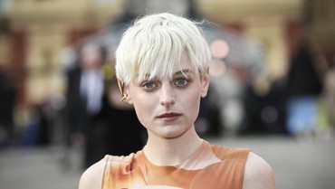 img-title Aktris 'The Crown' Emma Corrin Bintangi 'Deadpool 3'
