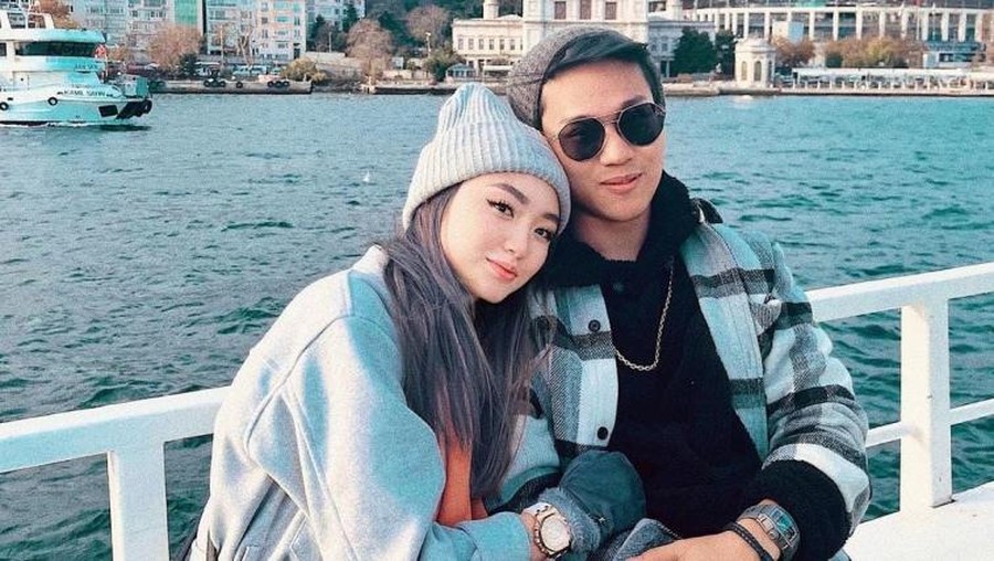 Kemesraan Indra Kenz dan Vanessa Khong sebelum jadi tersangka