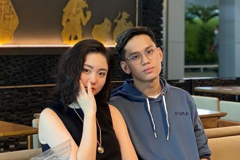 Indra Kenz dan Vanessa Khong Kemesraan Indra Kenz dan Vanessa Khong sebelum jadi tersangka