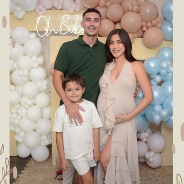 7 Momen Kejutan Baby Shower Jessica Iskandar dari Keluarga & Sahabat