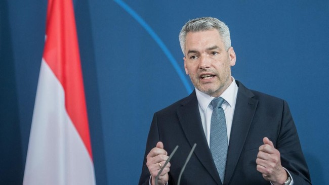 Kanselir Austria, Karl Nehammer, akan bertemu Presiden Rusia, Vladimir Putin, Senin (11/4), beberapa hari usai melawat Presiden Ukraina, Volodymyr Zelensky.