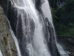 Ini Lho Keindahan Khas Curug Caweni Sukabumi