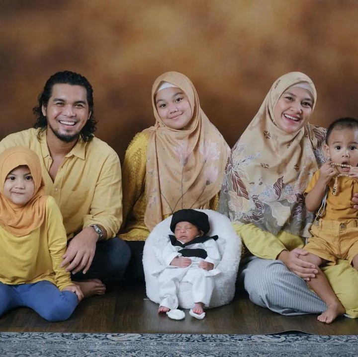 <p>Kita doakan semoga keluarga mereka bahagia dan sehat selalu ya, Bunda. (Foto: Instagram @ratu_anandita)</p>