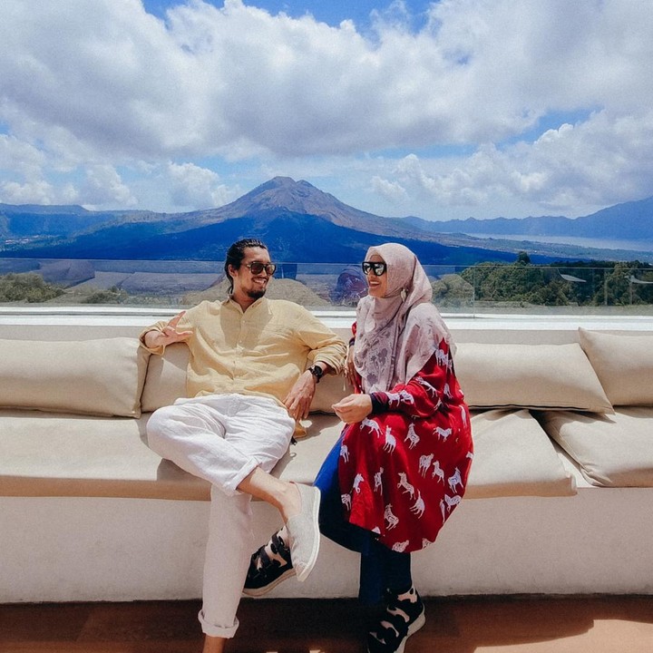 <p>Mario Irwinsyah dan Ratu Anandita menikah sejak 11 Oktober 2015, Bunda. Saat itu, mereka masih aktif sebagai aktor dan presenter. (Foto: Instagram @ratu_anandita)<br /><br /><br /></p>