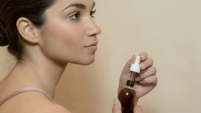 Bikin Glowing dan Nggak Bikin Kulit Makin Berminyak, Ini Sederet Manfaat Face Oil untuk Tipe Kulit Berminyak Bikin Glowing dan Nggak Bikin Kulit Makin Berminyak, Ini Sederet Manfaat Face Oil untuk Tipe Kulit Berminyak