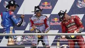 MotoGP Amerika: Beda Sikap Bastianini dan Rins Soal Bendera Ukraina