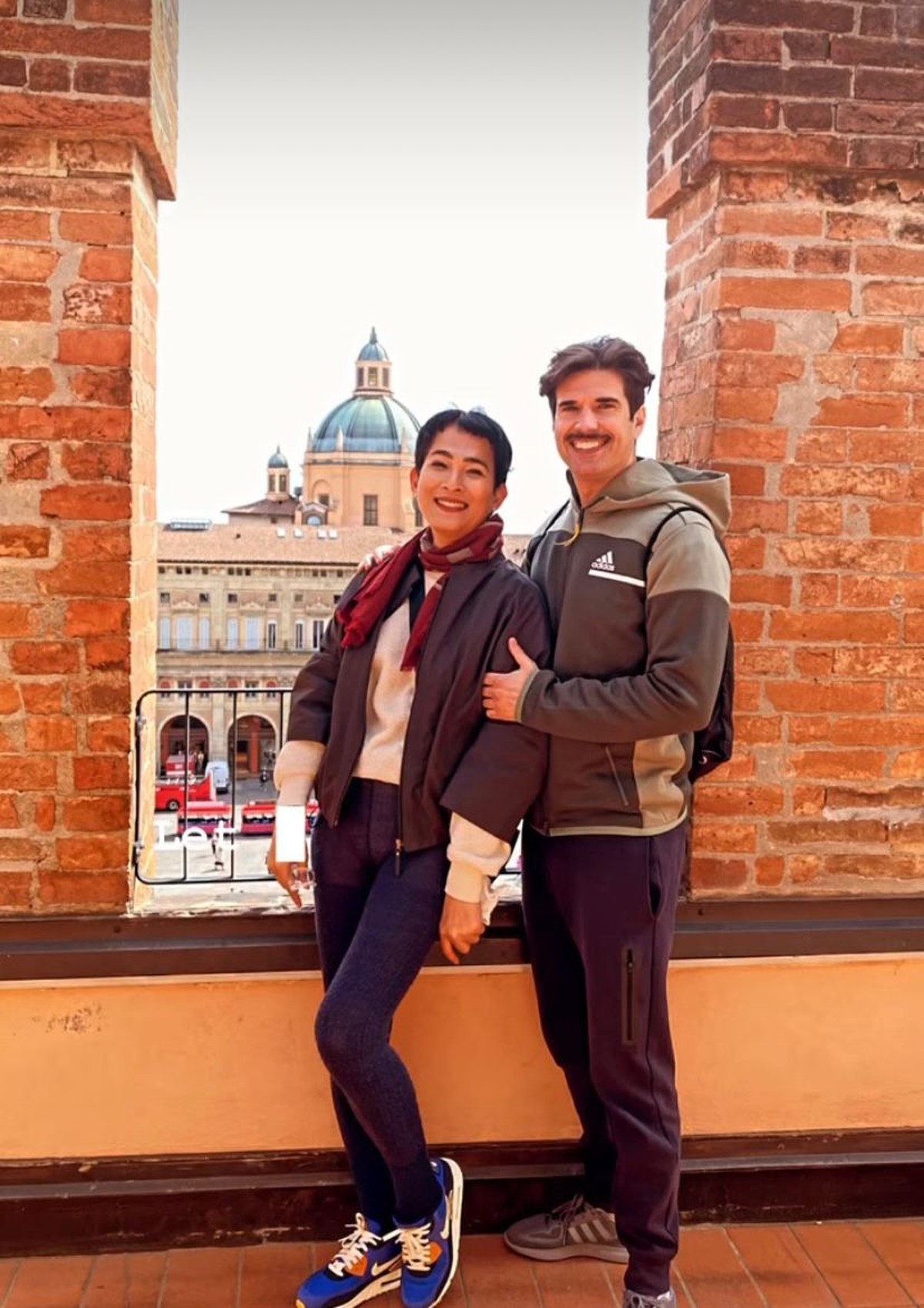 Oscar Lawata dan kekasih