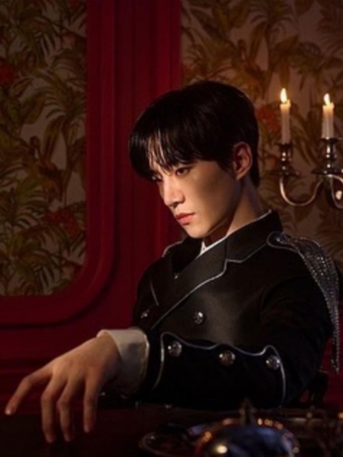Pada bulan awal bulan Maret lalu, media sosial kakaopage merilis foto Lee Jun Ho yang memvisualisasikan karakter Pangeran Valentine di dalam Webtoon The Siren./ Foto: instagram.com/kakaopage