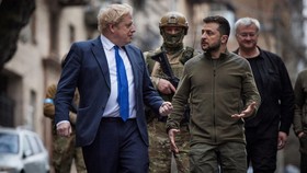 PM Johnson Ejek Putin Buaya, Kini Latih Tentara Ukraina di Inggris