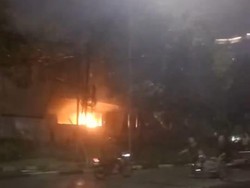 Teka-teki Pembakar Pospol Pejompongan yang Kini Dicari Polisi