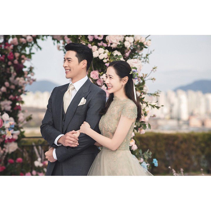 <p>Belum lama ini, Son Ye Jin dan Hyun Bin terlihat berada di bandara Incheon Korea Selatan. Mereka akan terbang ke Amerika Serikat (AS) untuk bulan madu. (Foto: Instagram @vast.ent)<br /><br /><br /></p>