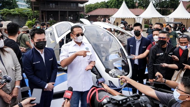 Maskapai penerbangan milik Bamsoet akan membeli taksi terbang EHang yang berukuran lebih besar dari yang sudah dikenalkan.
