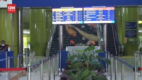 VIDEO: Imbas Unjuk Rasa, 7 KA Jarak Jauh Berhenti Di Jatinegara