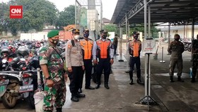VIDEO: Unjuk Rasa Mahasiswa, Petugas Gabungan Awasi Stasiun Kereta