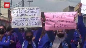 VIDEO: Dikawal Petugas, Ratusan Mahasiswa Bekasi Menuju Gedung DPR/MPR