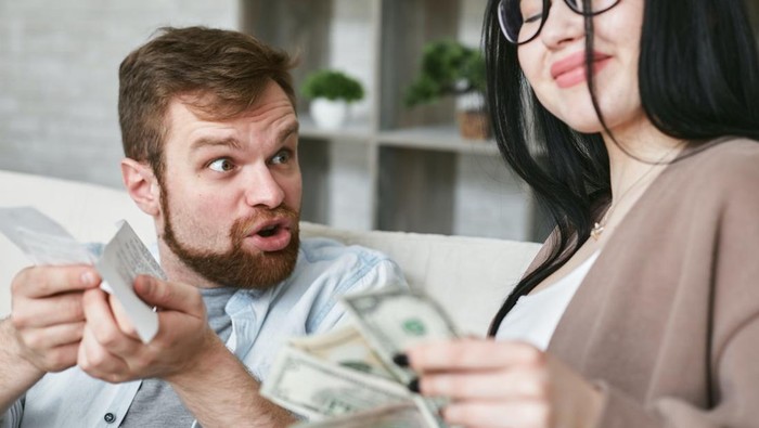 Waspada Fenomena Toxic Financialship, Bisa Lebih Sadis dari Toxic Relationship! Waspada Fenomena Toxic Financialship, Bisa Lebih Sadis dari Toxic Relationship!