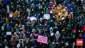 Massa Buruh Gebrak-BEM SI Demo di DPR, Ribuan Aparat Bersiaga