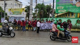 Unjuk Rasa Tolak Jokowi 3 Periode di Medan Sepi
