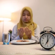 6 Kiat Puasa Lancar Bagi Penderita GERD, Biar Lambung Tetap Aman! Cek Selengkapnya di Sini, Beauties