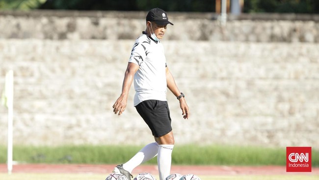 Pahlawan Timnas Indonesia di SEA Games 1991, Eddy Harto menceritakan momen meraih medali emas dan nyaris gantung sepatu di usia muda.