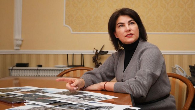 Jaksa Agung Ukraina, Iryna Venediktova, mengatakan bahwa negaranya kini sedang menyelidiki 5.800 kasus kejahatan perang yang dilakukan Rusia selama invasi.