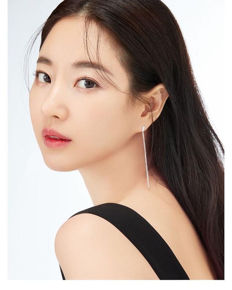 Kim Sa Rang Miss Korea yang sempat jadi mantan tunangan Hyun Bin