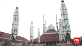 Keindahan Masjid Agung Jawa Tengah, Colessum Romawi dan Payung Nabawi