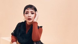 7 Pemotretan Terbaru Nagita Slavina dengan Gaya Nyentrik & Makeup Bold