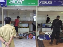 Pemkot Mulai Keluarkan Barang Pedagang Hi-Tech Mall untuk Penataan