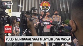 VIDEO: Polisi Meninggal Saat Menyisir Sisa Massa