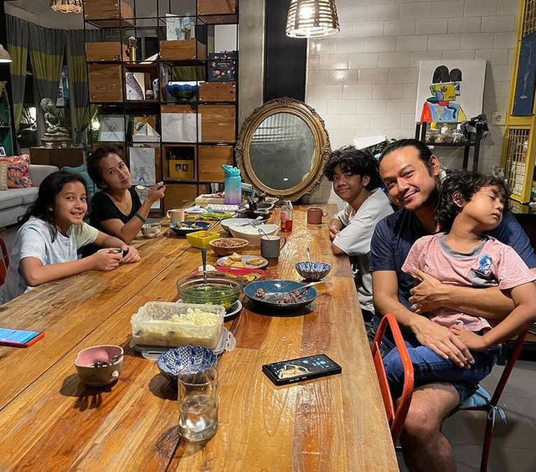 Potret Artis Sahur Potret Artis Sahur
