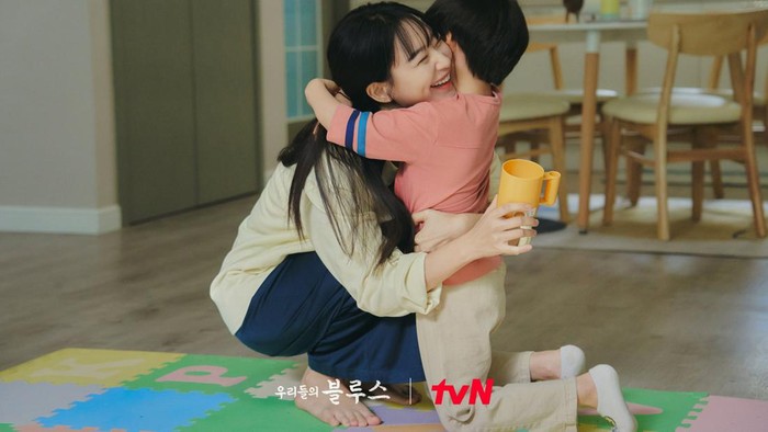 Beda Gaya Shin Min Ah di Tiap Drama Hingga yang Terbaru Jadi Sosok Ibu di 'Our Blues'