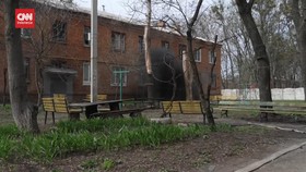 VIDEO: Momen Pemusnahan Ranjau Darat Militer Rusia di Kota Kharkiv