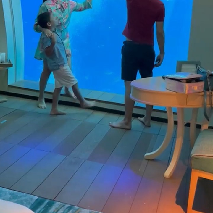<p>Diketahui, mereka ke negara tetangga untuk bersilaturahmi dengan saudara sekaligus liburan. (Foto: Instagram @titi_kamall)<br /><br /><br /></p>