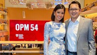 Intip 7 Potret Bahagia Titi Radjo dan Suami, Lengket Terus Bak Pengantin Baru