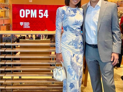Intip 7 Potret Bahagia Titi Radjo dan Suami, Lengket Terus Bak Pengantin Baru
