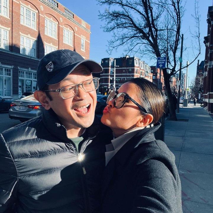 <p>Kita doakan, semoga rumah tangga dan Titi dan suami bahagia selalu ya, Bunda. (Foto: Instagram @titiradjopadmaja)</p>