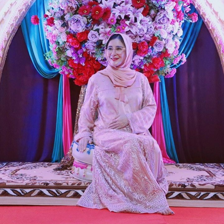 <p>Acara tasyakuran ini juga digelar bersamaan dengan syukuran hari ulang tahun Uut yang jatuh pada 7 April kemarin, Bunda. Wanita kelahiran Sidoarjo ini genap berusia 40 tahun. (Foto: Instagram @uutpermatasari)</p>