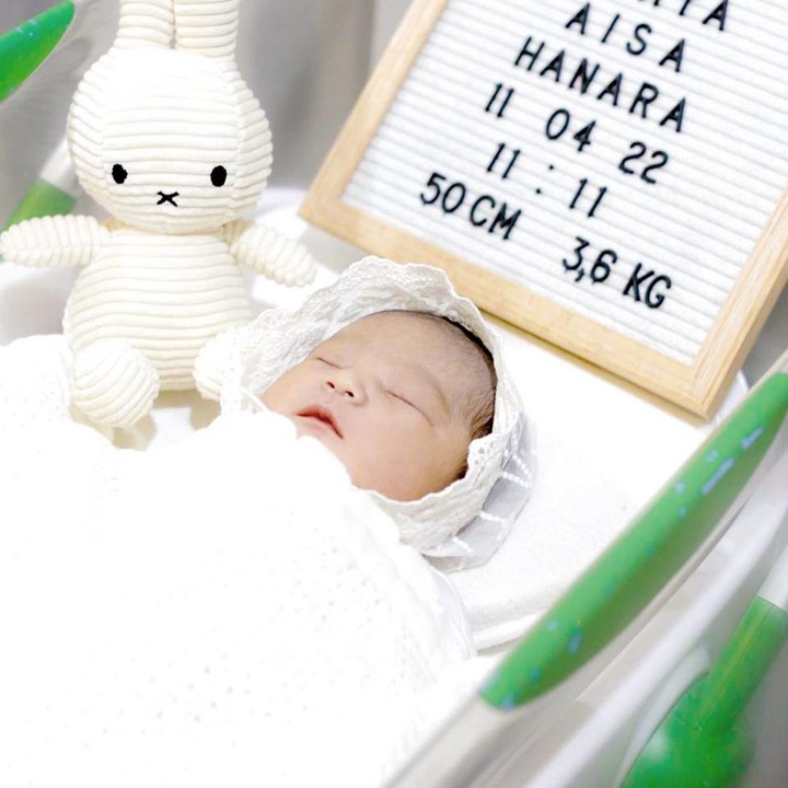 <p>Baby Kamya lahir dengan berat 3,6 kilogram dan panjang 50 sentimeter (cm). (Foto: Instagram @kamya_aisahanara)</p>