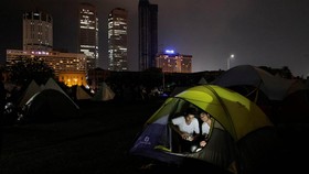 FOTO: Pedemo Dirikan Tenda di Depan Kantor Presiden Sri Lanka